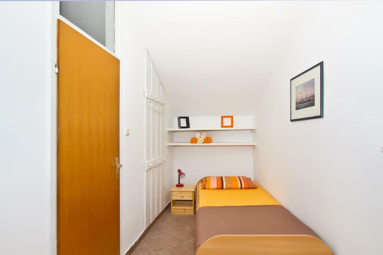 Apartment Center Marija Vodice Bagian luar foto
